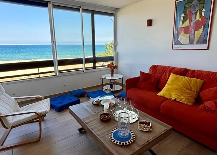 Vue - Port Cipriano Apartment *
